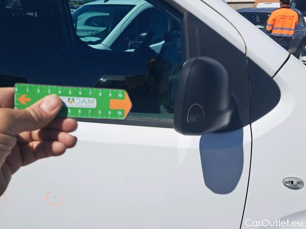  Citroen  Jumpy CITROEN  / 2016 / 4P / combi Combi Talla M BlueHDi 120 S&S Confort #53