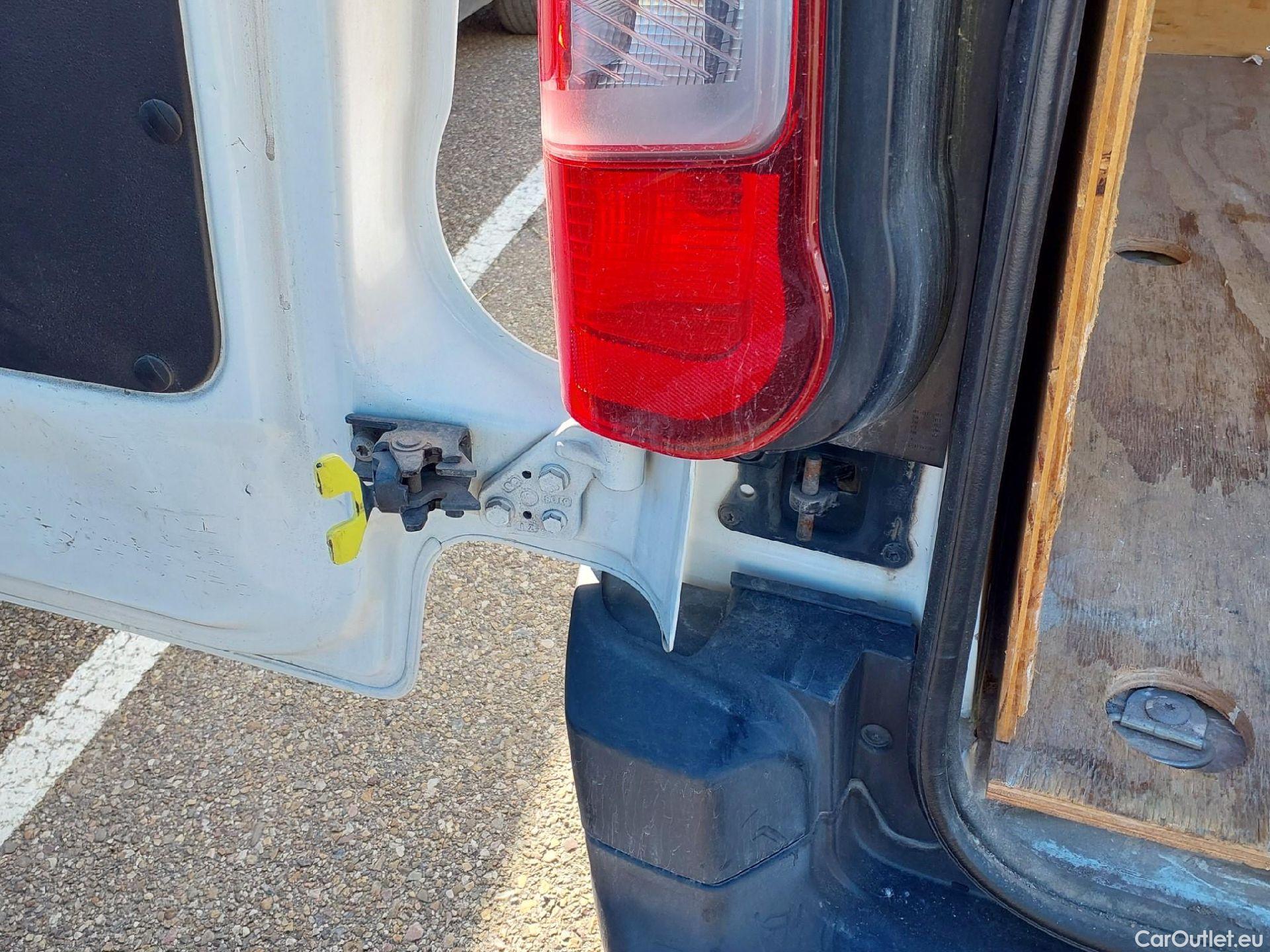  Opel  Combo OPEL  / 2018 / 3P / furgón derivado de turismo 1.6 TD S/S 74kW(100CV) Express L H1 1000 #4