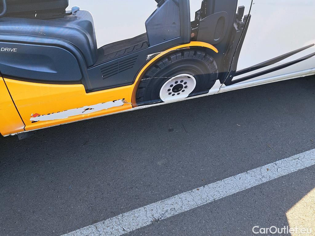  Mercedes  Vito MERCEDES-BENZ  / 2014 / 4P / furgón 111 CDI Larga #9