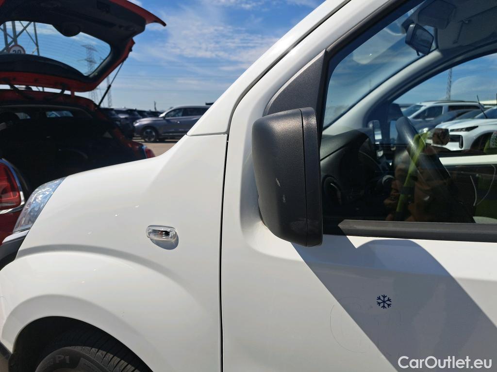  Fiat  Fiorino FIAT  / 2016 / 4P / combi Combi SX N1 1.3 Mjet 59kW (80CV) #17