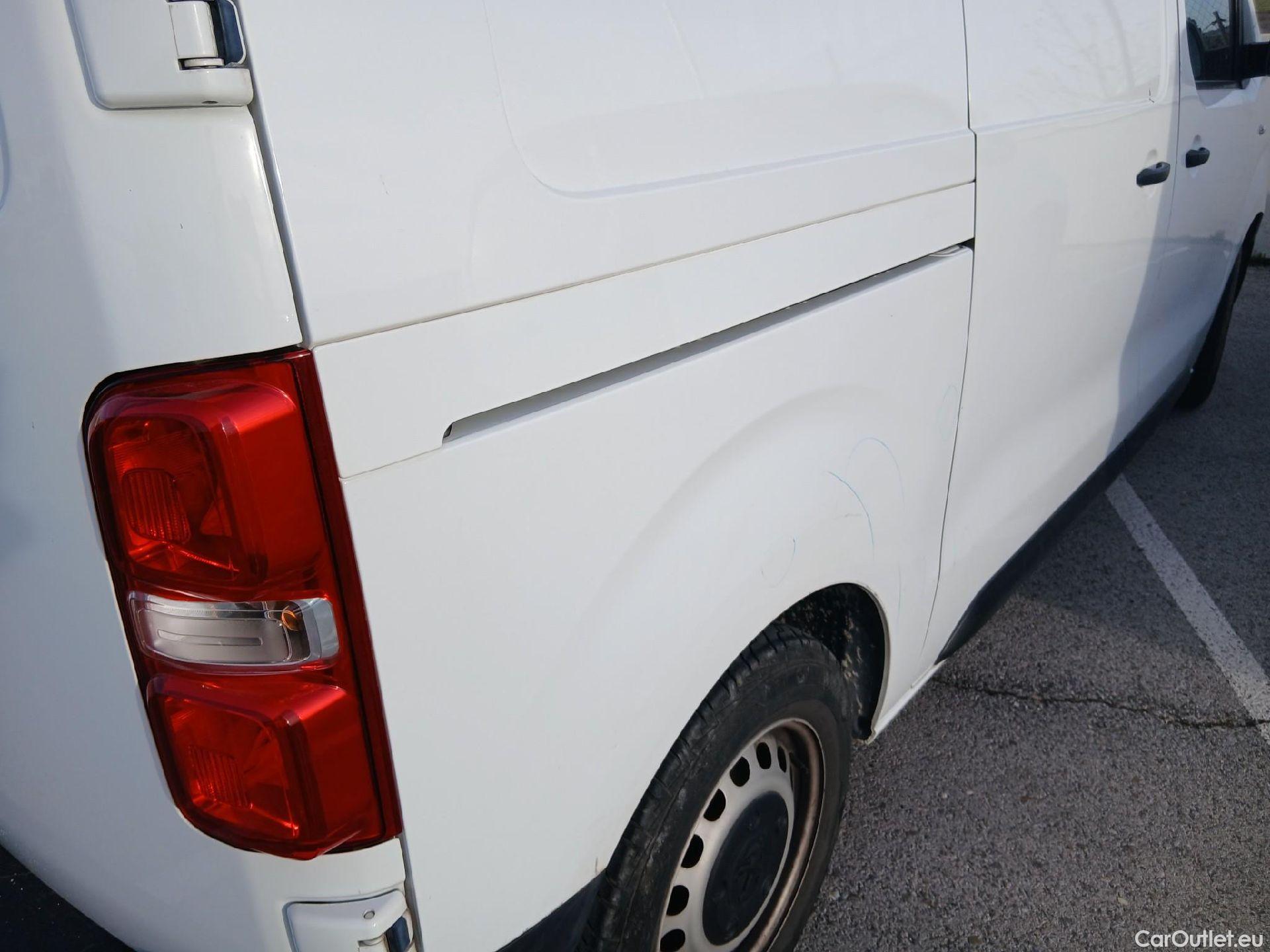  Peugeot  Expert PEUGEOT  / 2016 / 4P / furgón Furgón Pro 1.5 BlueHDi 120 Standard #33