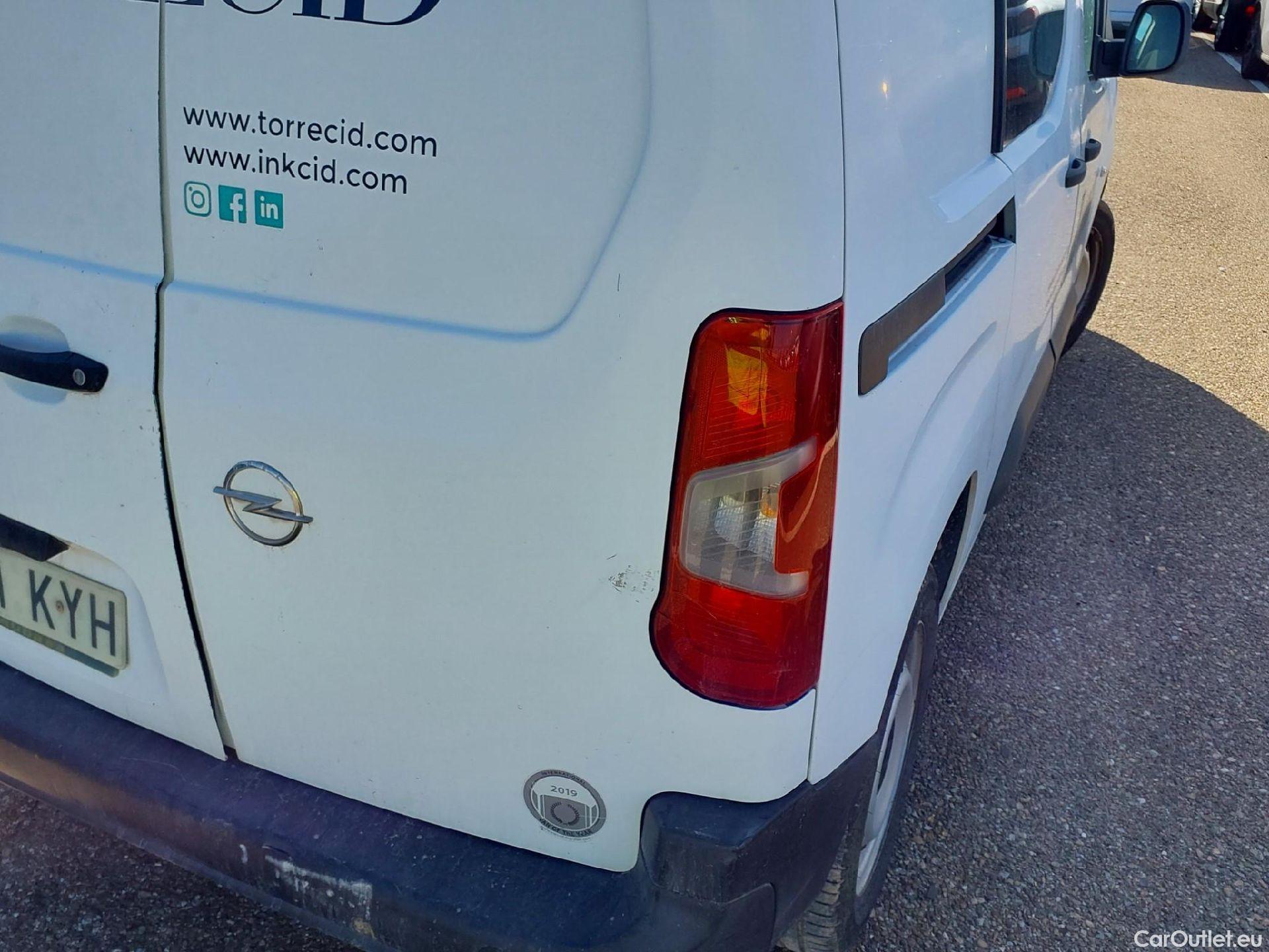  Opel  Combo OPEL  / 2018 / 3P / furgón derivado de turismo 1.6 TD S/S 74kW(100CV) Express L H1 1000 #26