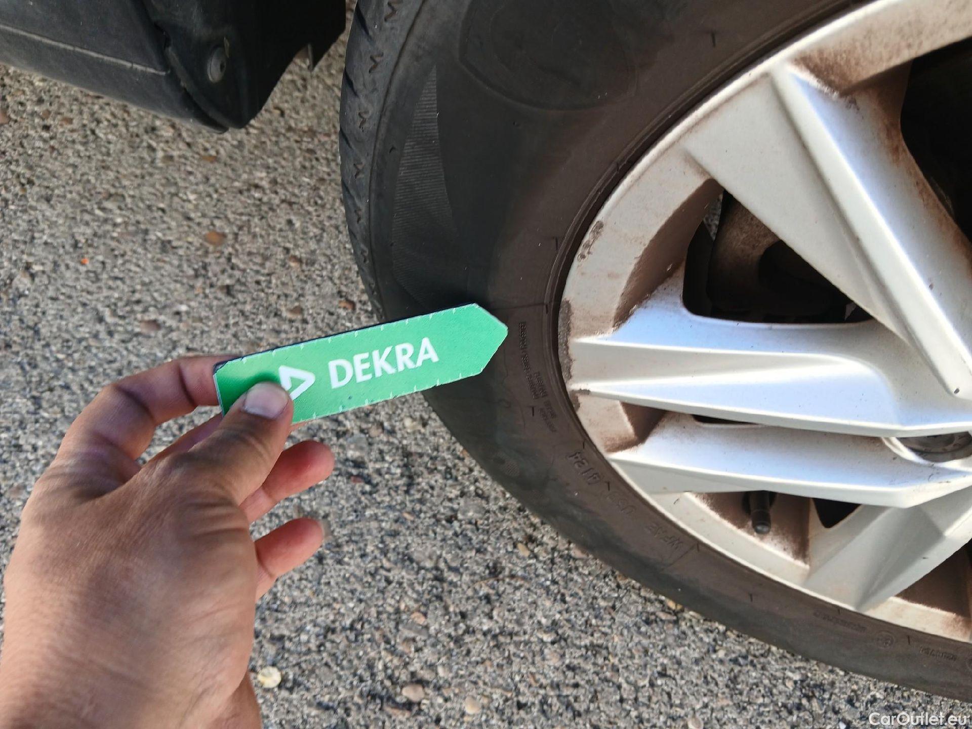  Volkswagen  Caddy VOLKSWAGEN  / 2015 / 4P / furgón derivado de turismo Profesional Furgón 2.0 TDI 55kW BMT #37