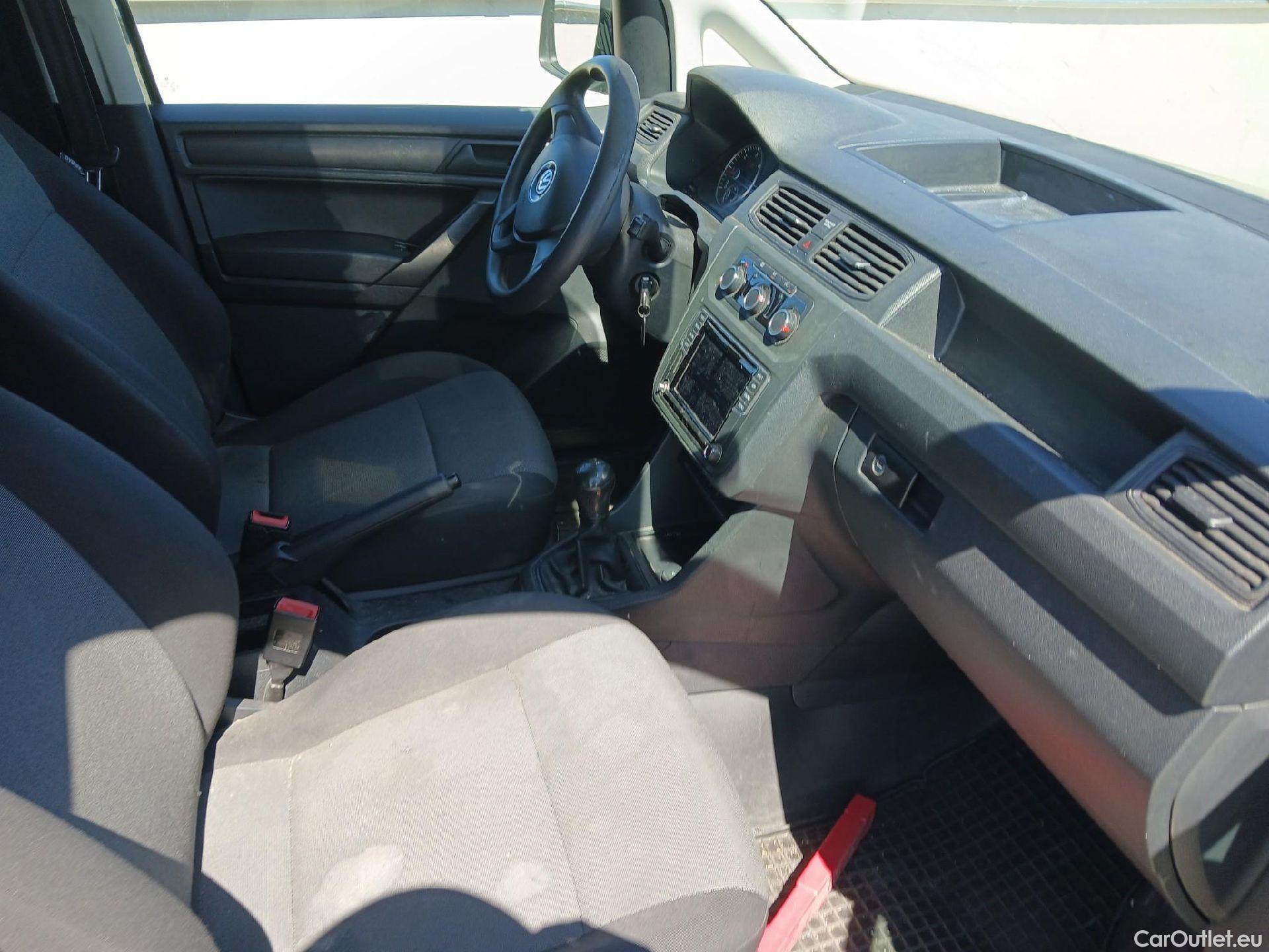  Volkswagen  Caddy VOLKSWAGEN  / 2015 / 4P / furgón derivado de turismo Profesional Furgón 2.0 TDI 55kW BMT #12