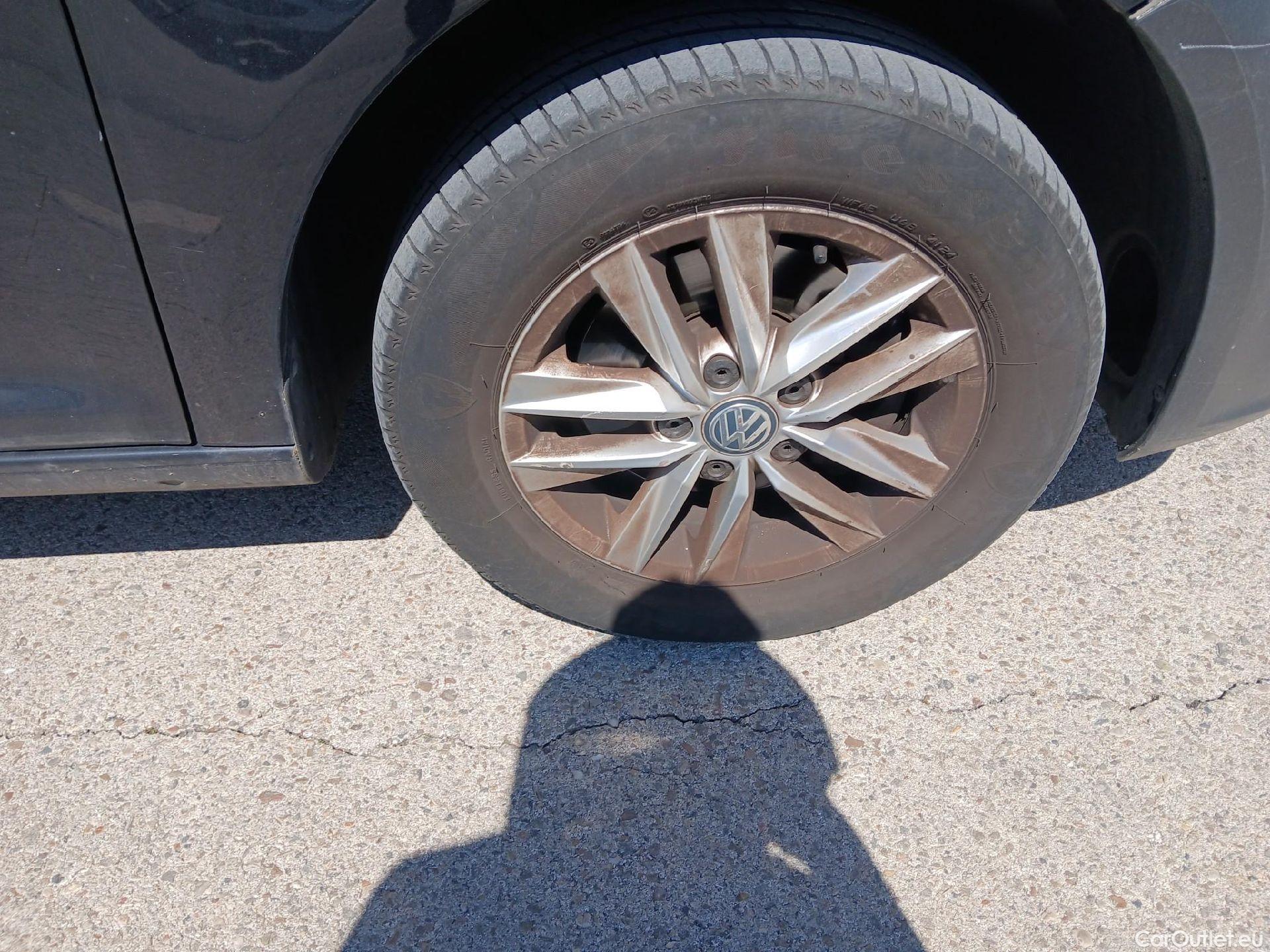  Volkswagen  Caddy VOLKSWAGEN  / 2015 / 4P / furgón derivado de turismo Profesional Furgón 2.0 TDI 55kW BMT #48