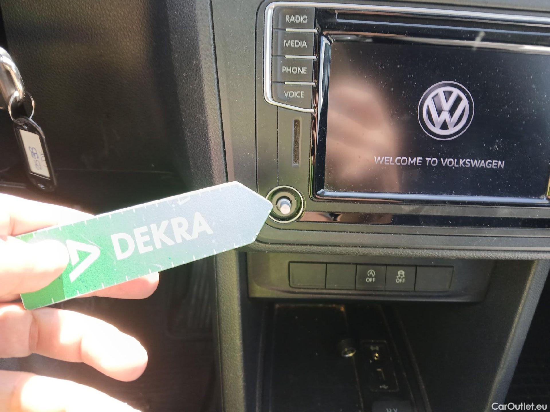  Volkswagen  Caddy VOLKSWAGEN  / 2015 / 4P / furgón derivado de turismo Profesional Furgón 2.0 TDI 55kW BMT #3