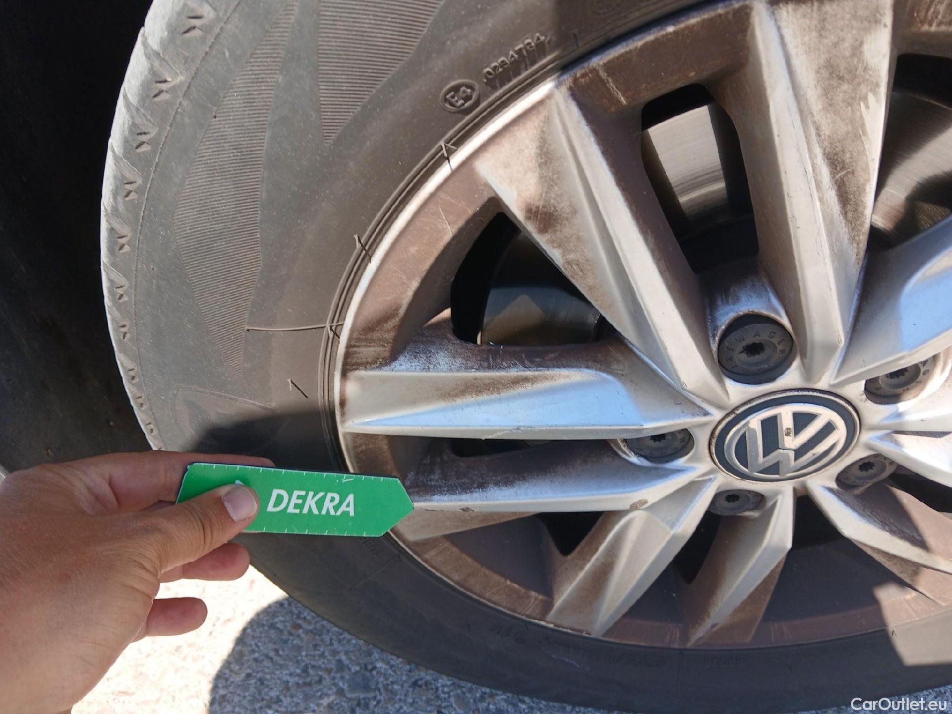  Volkswagen  Caddy VOLKSWAGEN  / 2015 / 4P / furgón derivado de turismo Profesional Furgón 2.0 TDI 55kW BMT #49