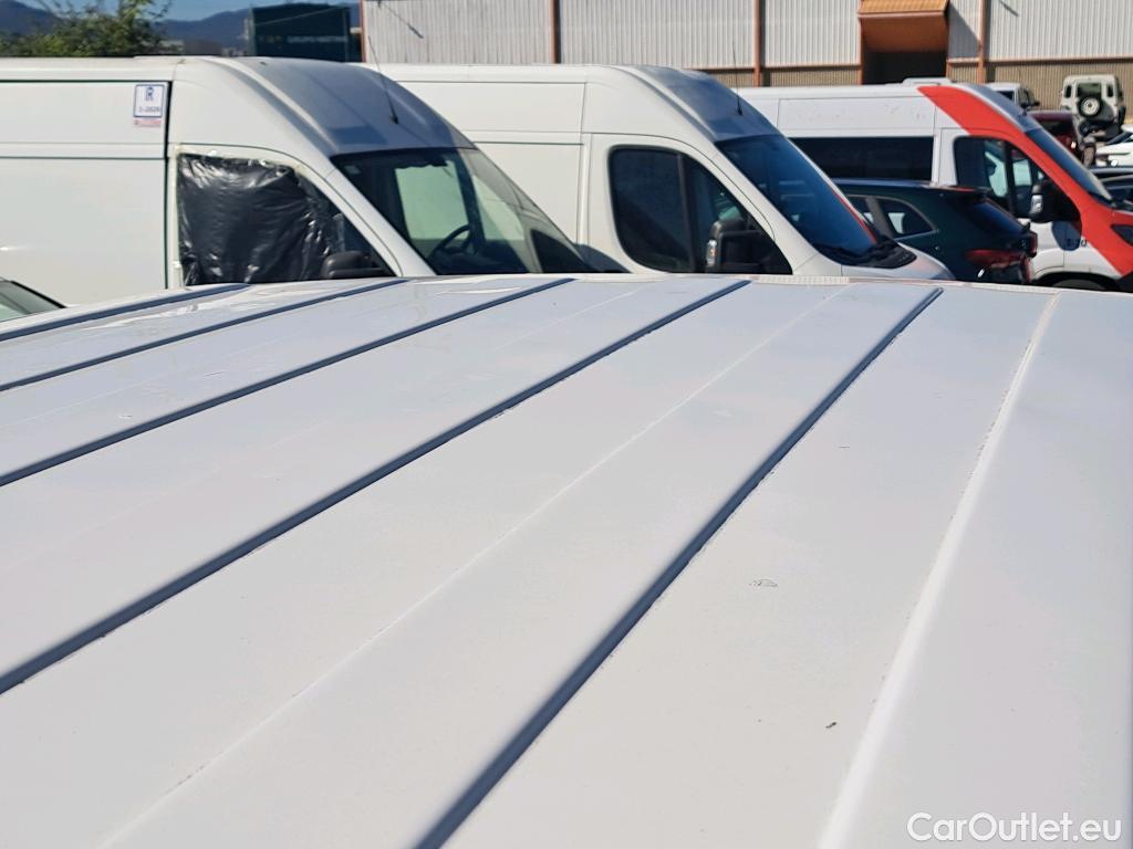  Volkswagen  Transporter  / 2020 / 4P / furgón Corto TN 2.0 TDI 81kW (110CV) #10