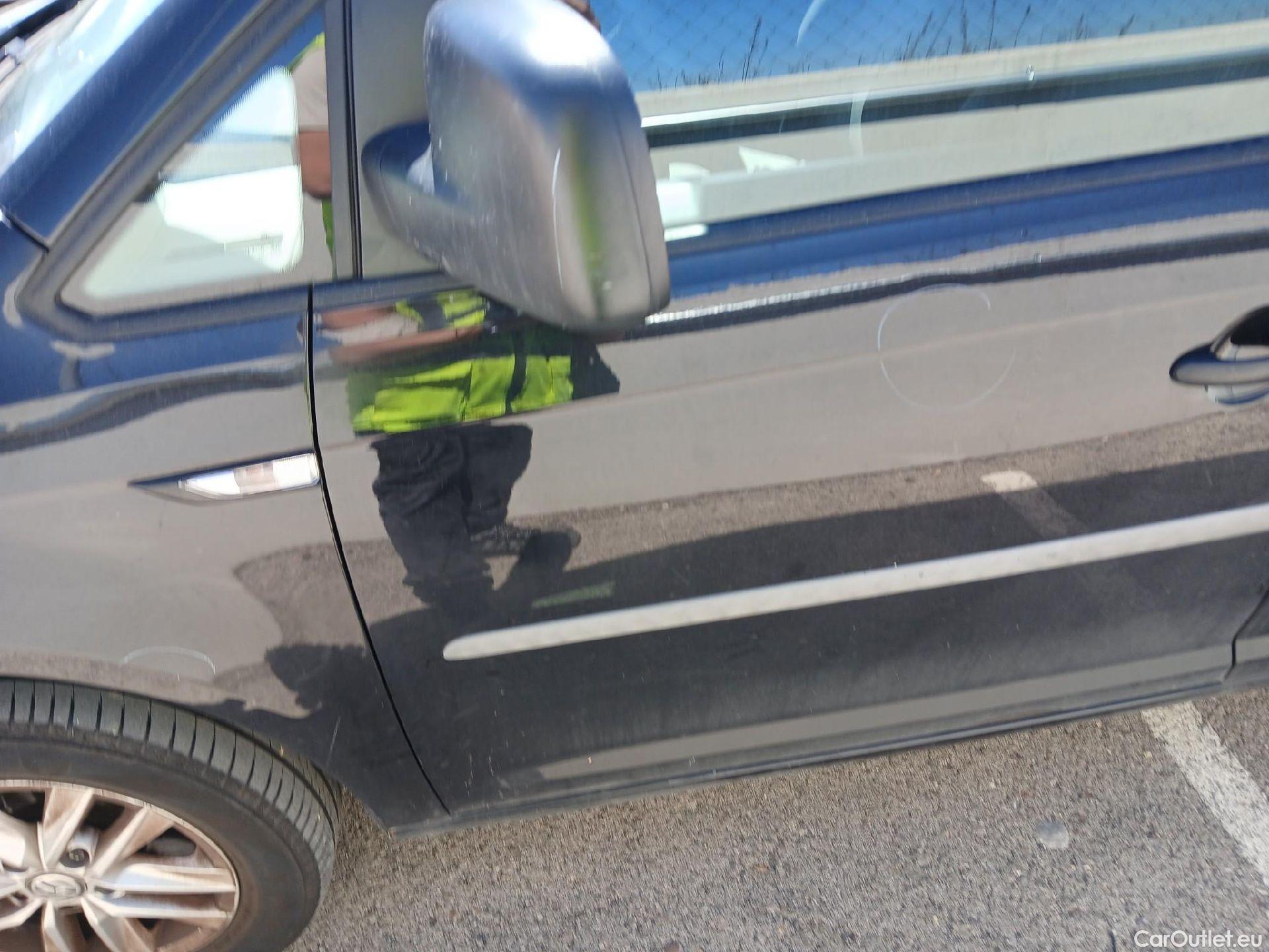  Volkswagen  Caddy VOLKSWAGEN  / 2015 / 4P / furgón derivado de turismo Profesional Furgón 2.0 TDI 55kW BMT #31