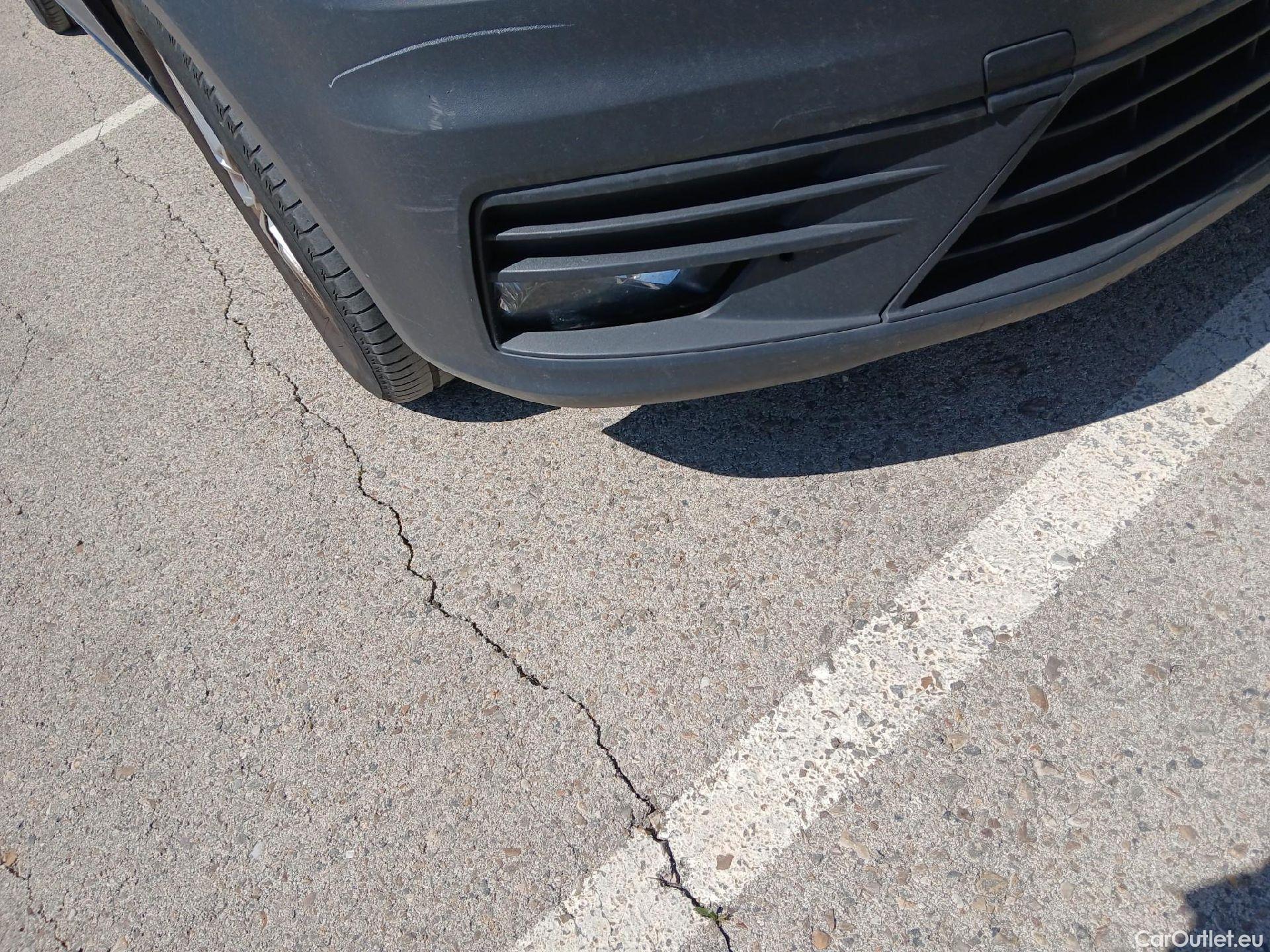  Volkswagen  Caddy VOLKSWAGEN  / 2015 / 4P / furgón derivado de turismo Profesional Furgón 2.0 TDI 55kW BMT #22