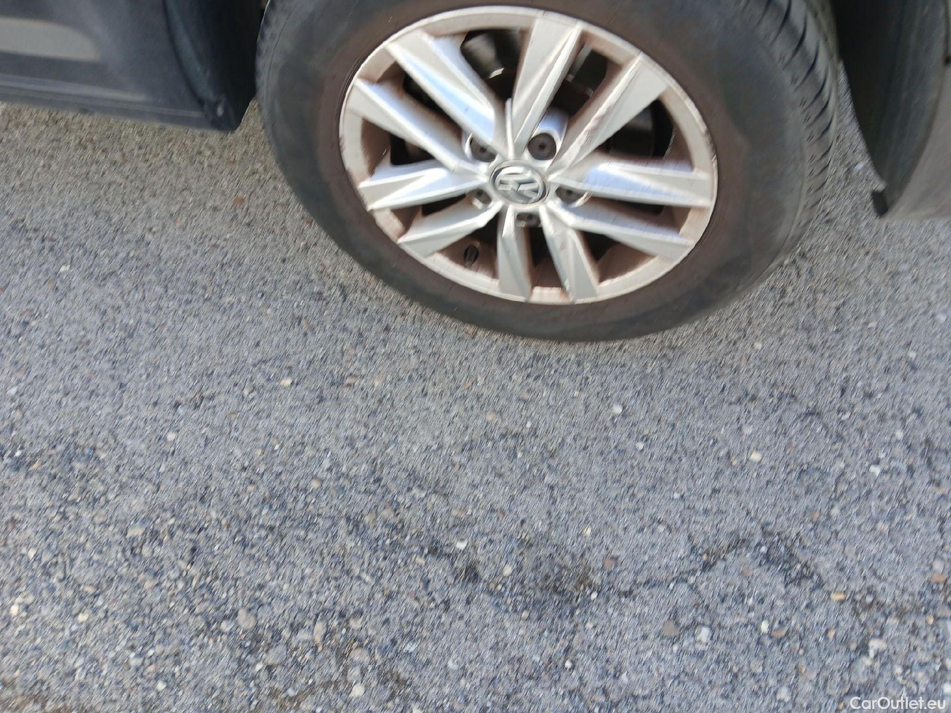  Volkswagen  Caddy VOLKSWAGEN  / 2015 / 4P / furgón derivado de turismo Profesional Furgón 2.0 TDI 55kW BMT #36