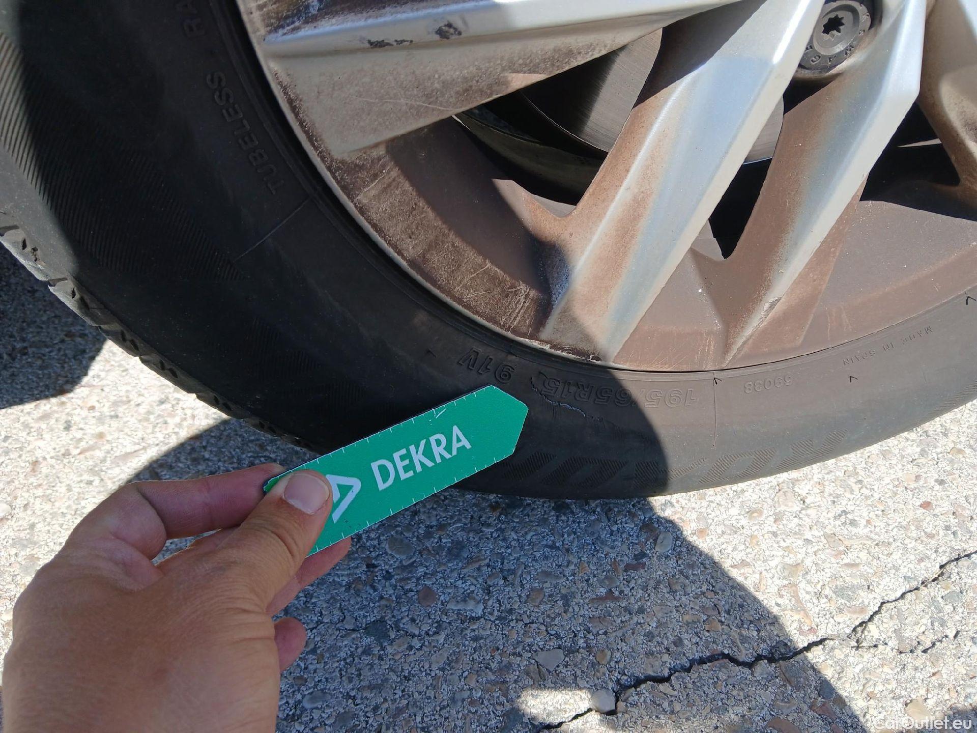  Volkswagen  Caddy VOLKSWAGEN  / 2015 / 4P / furgón derivado de turismo Profesional Furgón 2.0 TDI 55kW BMT #50