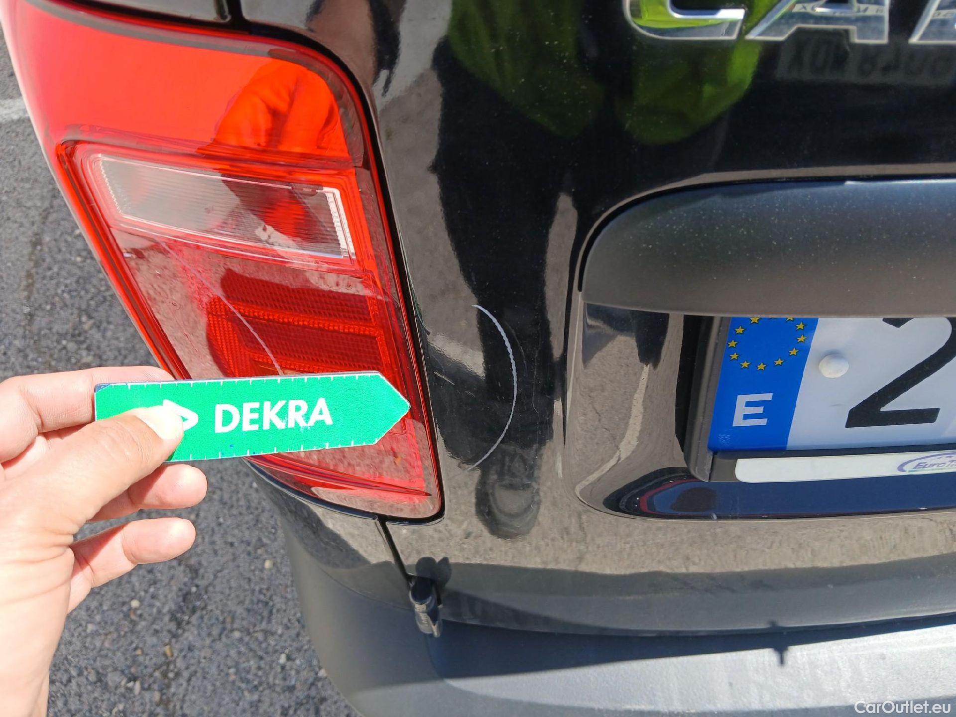  Volkswagen  Caddy VOLKSWAGEN  / 2015 / 4P / furgón derivado de turismo Profesional Furgón 2.0 TDI 55kW BMT #43