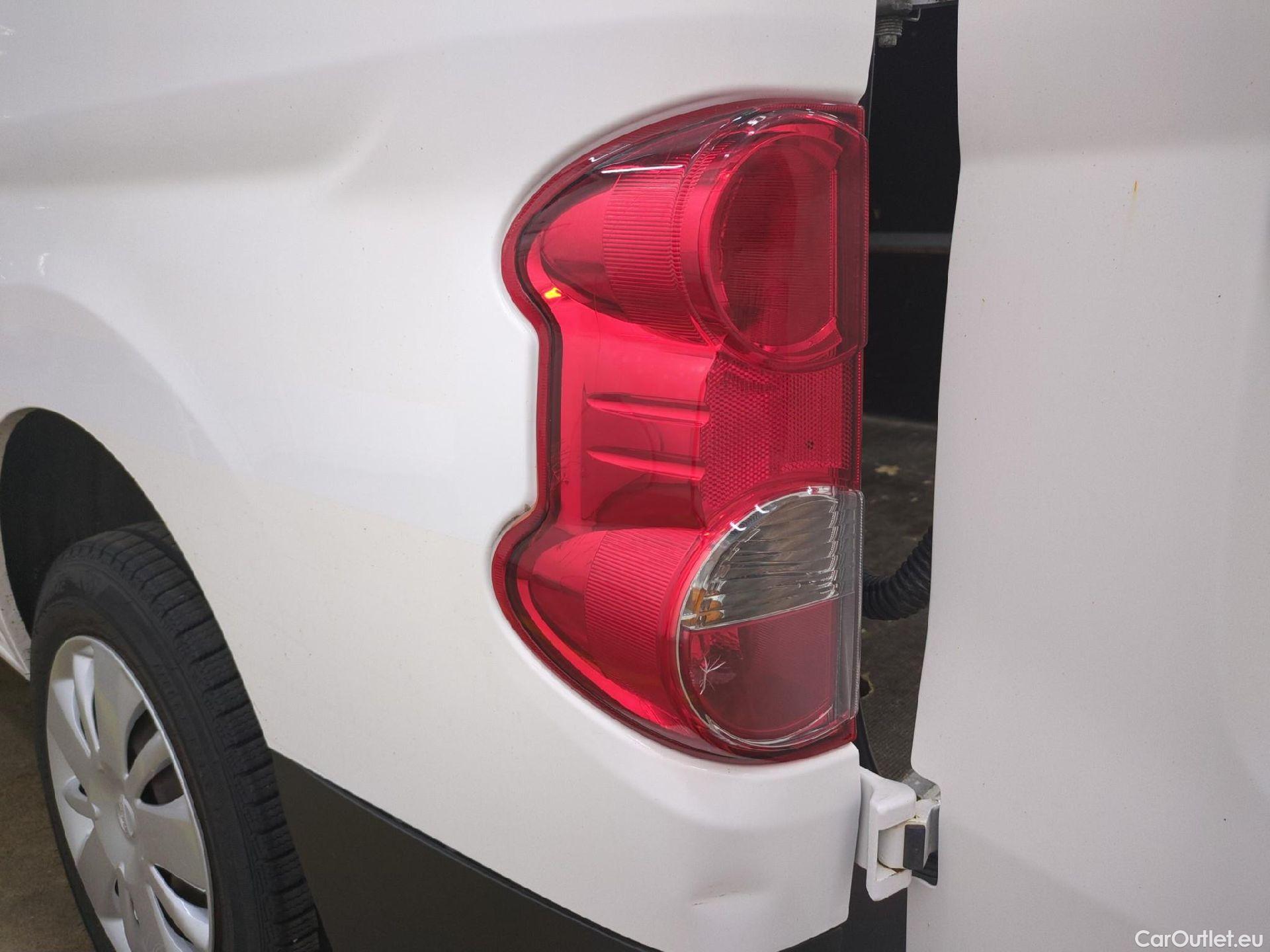  Nissan  NV200 NISSAN  VU 4p Fourgon 1,5L dCi 90ch Business #39