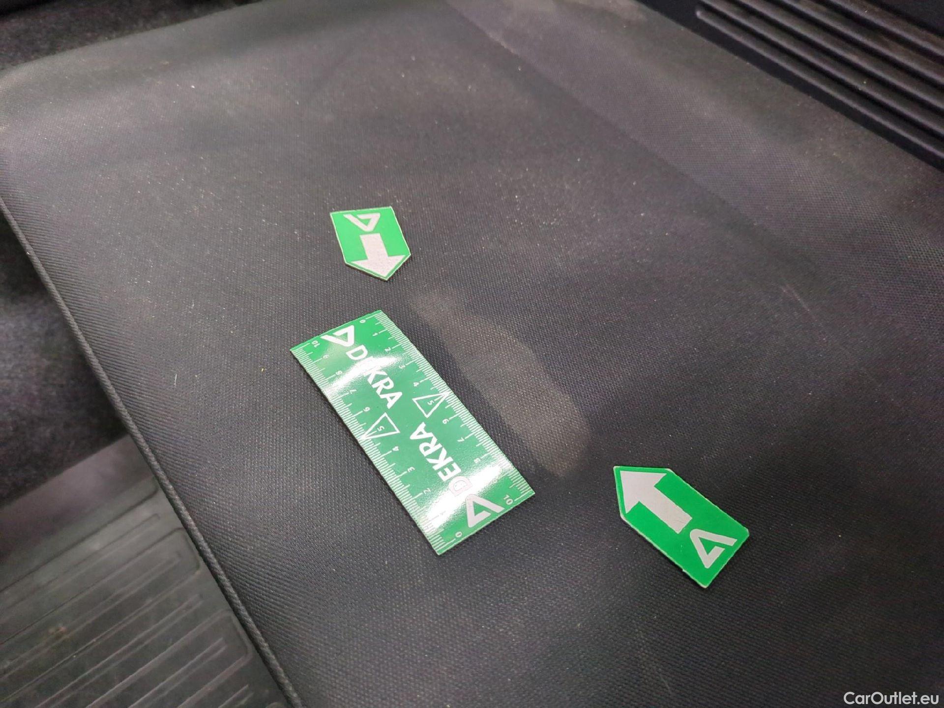  Toyota  Hilux TOYOTA  XC / 2020 / 4P / Pick-up 2.4 D-4D X-TRA LeCap 4WD #3