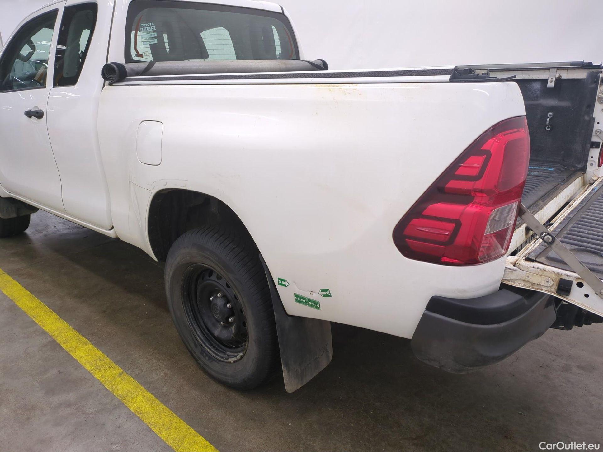  Toyota  Hilux TOYOTA  XC / 2020 / 4P / Pick-up 2.4 D-4D X-TRA LeCap 4WD #24