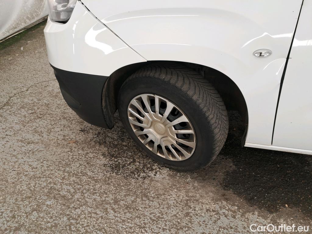  Toyota  Proace TOYOTA  City / 2019 / 4P / Fourgonnette 1.5 Medium 100 D-4D Business #25