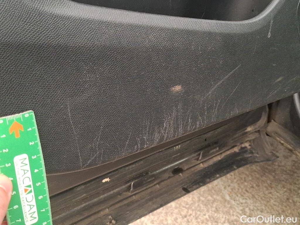  Citroen  C4  Berline Feel Pack Business 1.5 BlueHDI 130CV BVA8 E6d #2