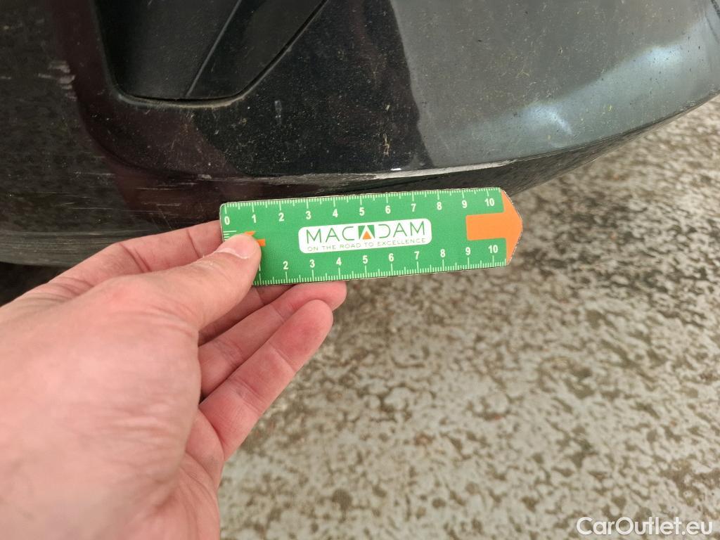  Bmw  Serie 3 BMW Série 3 Touring / 2018 / 5P / Break 318d 150ch Business Design BVA8 #3