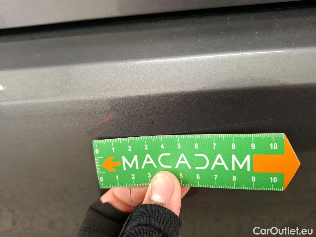  Mercedes  A-Klasse MERCEDES-BENZ Classe A Compact / 2018 / 5P / Berline A 200 d Business Line 8G-DCT #8