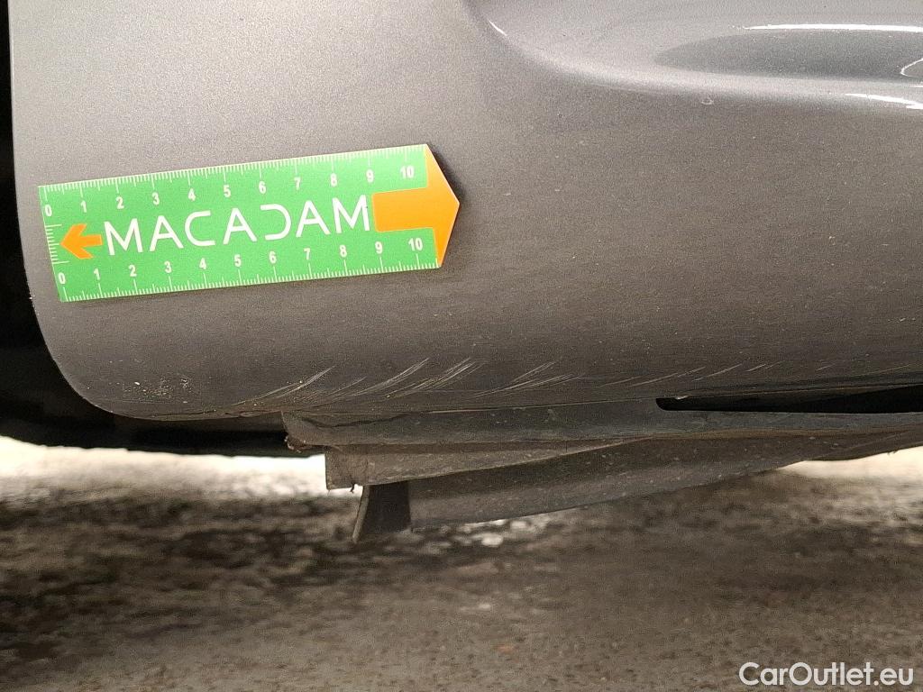  Mercedes  A-Klasse MERCEDES-BENZ Classe A Compact / 2018 / 5P / Berline A 200 d Business Line 8G-DCT #13