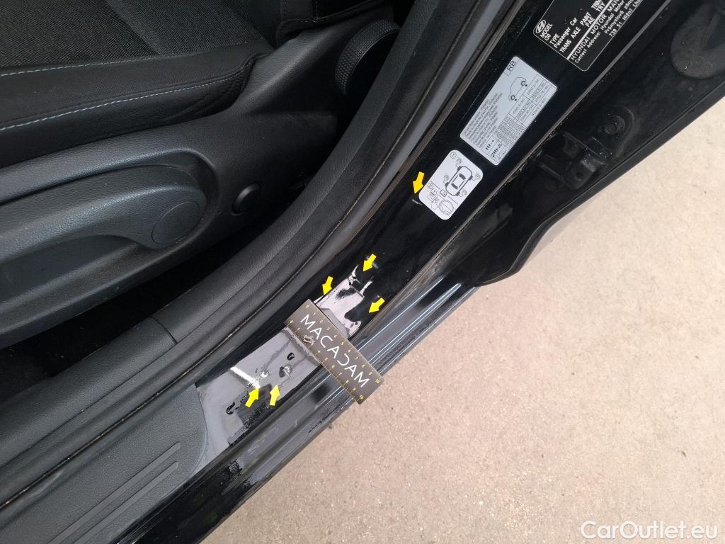  Hyundai  i30 HYUNDAI  Sport Wagon / 2020 / 5P / Break 1.0 T-GDI 120 DCT-7 MHEV CREATIVE SW #4