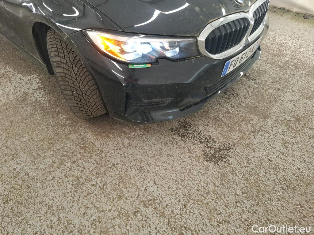  Bmw  Serie 3 BMW Série 3 Touring / 2018 / 5P / Break 318d 150ch Business Design BVA8 #1