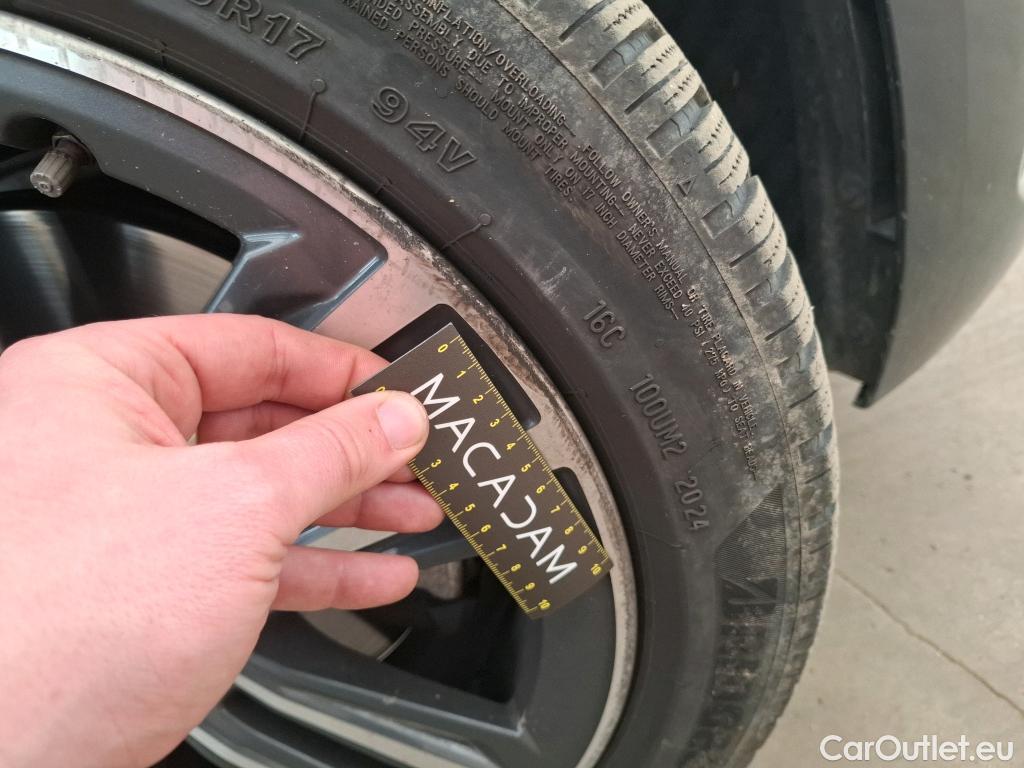  Bmw  Serie 1 Série 1 Berline 116 d Lounge 1.5 115CV BVM6 E6d #23