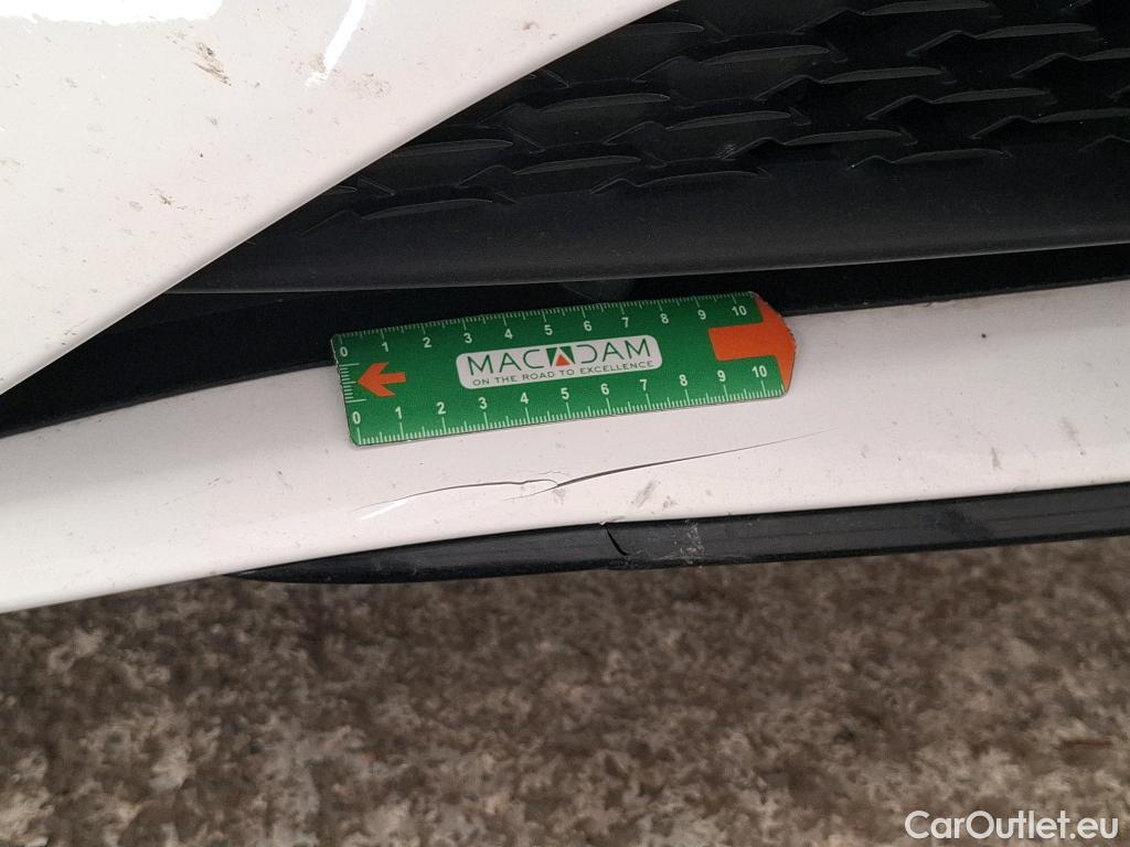  Mercedes  CLA-Klasse MERCEDES-BENZ CLA Coupe / 2019 / 4P / Coupé CLA 250 e AMG Line #2