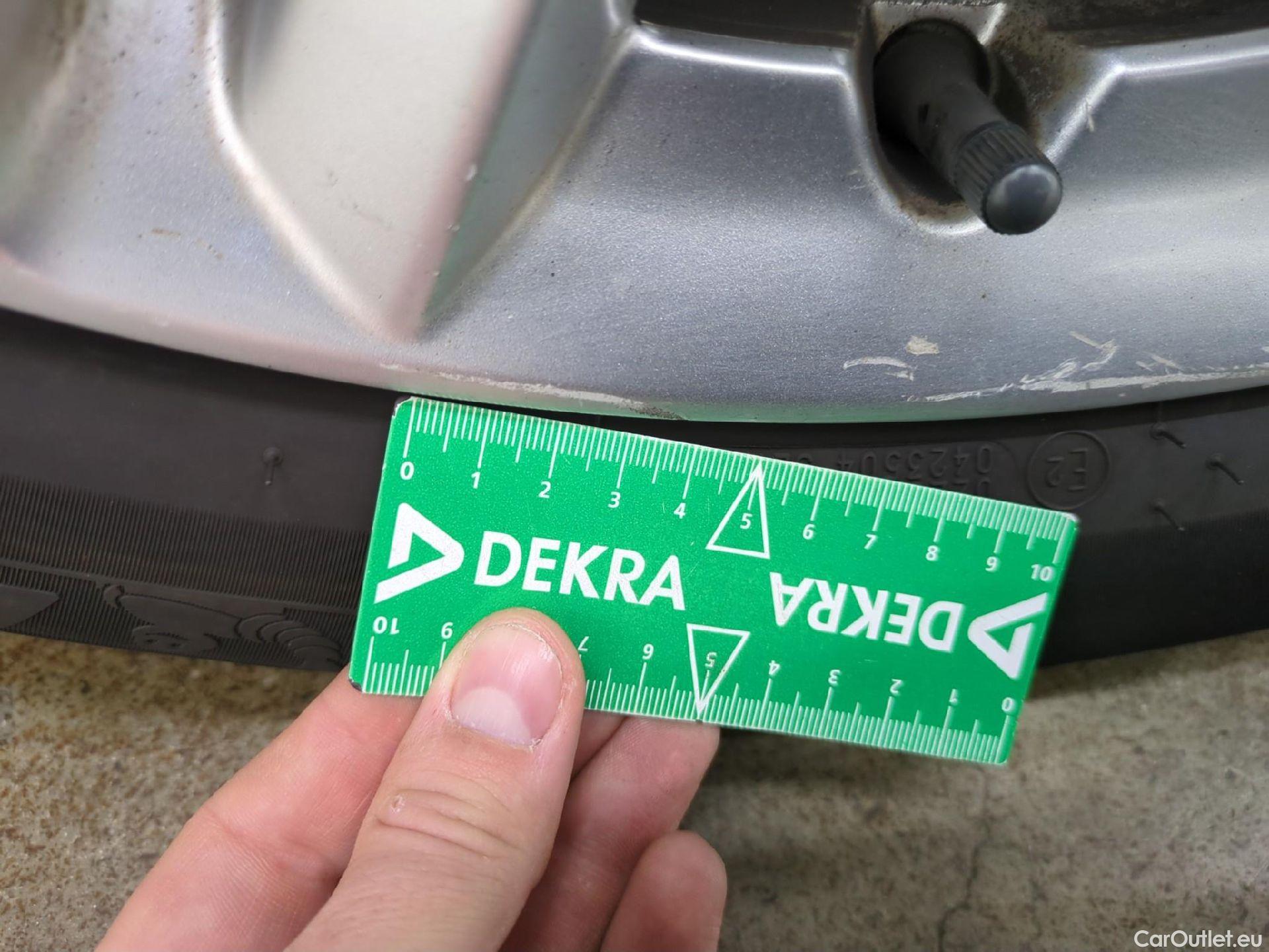  Opel   Grandland X Grandland X Elegance Business 1.5 130CV BVA8 E6d #25