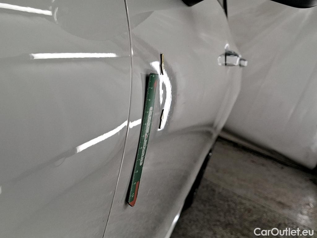  Mercedes  CLA-Klasse MERCEDES-BENZ CLA Coupe / 2019 / 4P / Coupé CLA 250 e AMG Line #25