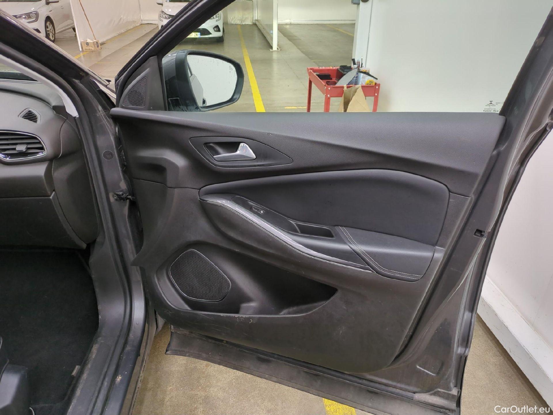  Opel   Grandland X Grandland X Elegance Business 1.5 130CV BVA8 E6d #4