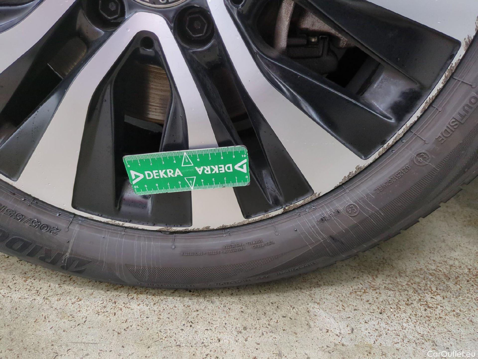  Mercedes  A-Klasse MERCEDES-BENZ Classe A Compact / 2018 / 5P / Berline A 180 d Business Line #14