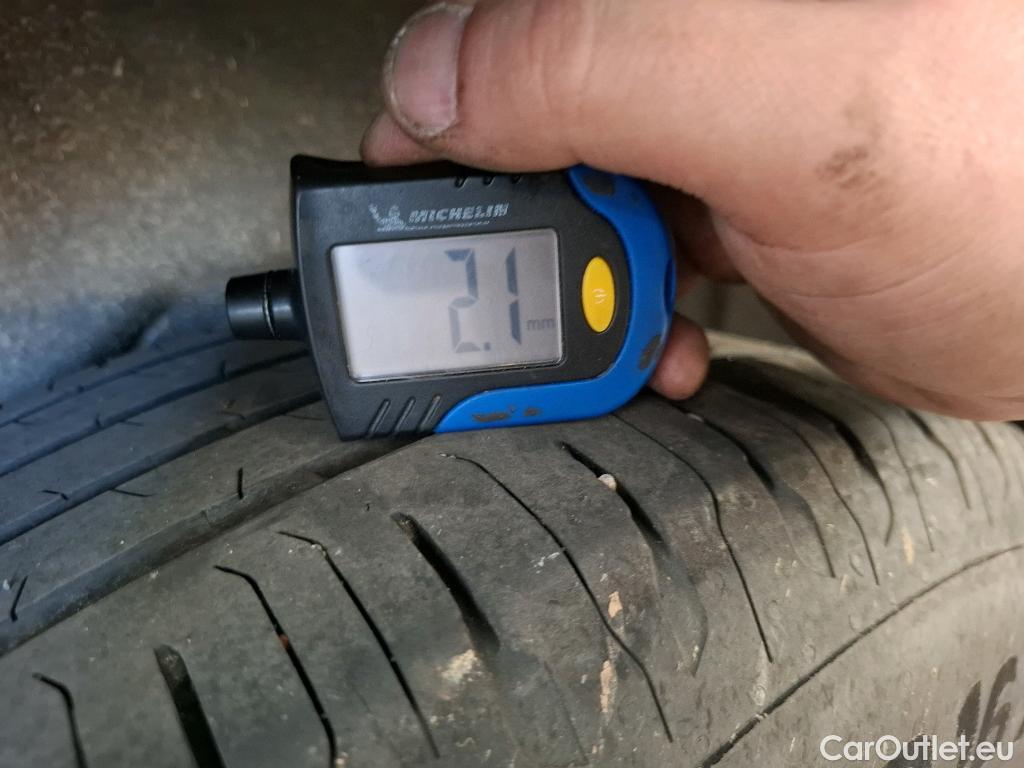  Peugeot  2008  Active Business 1.5 HDi 110CV BVM6 E6d #61