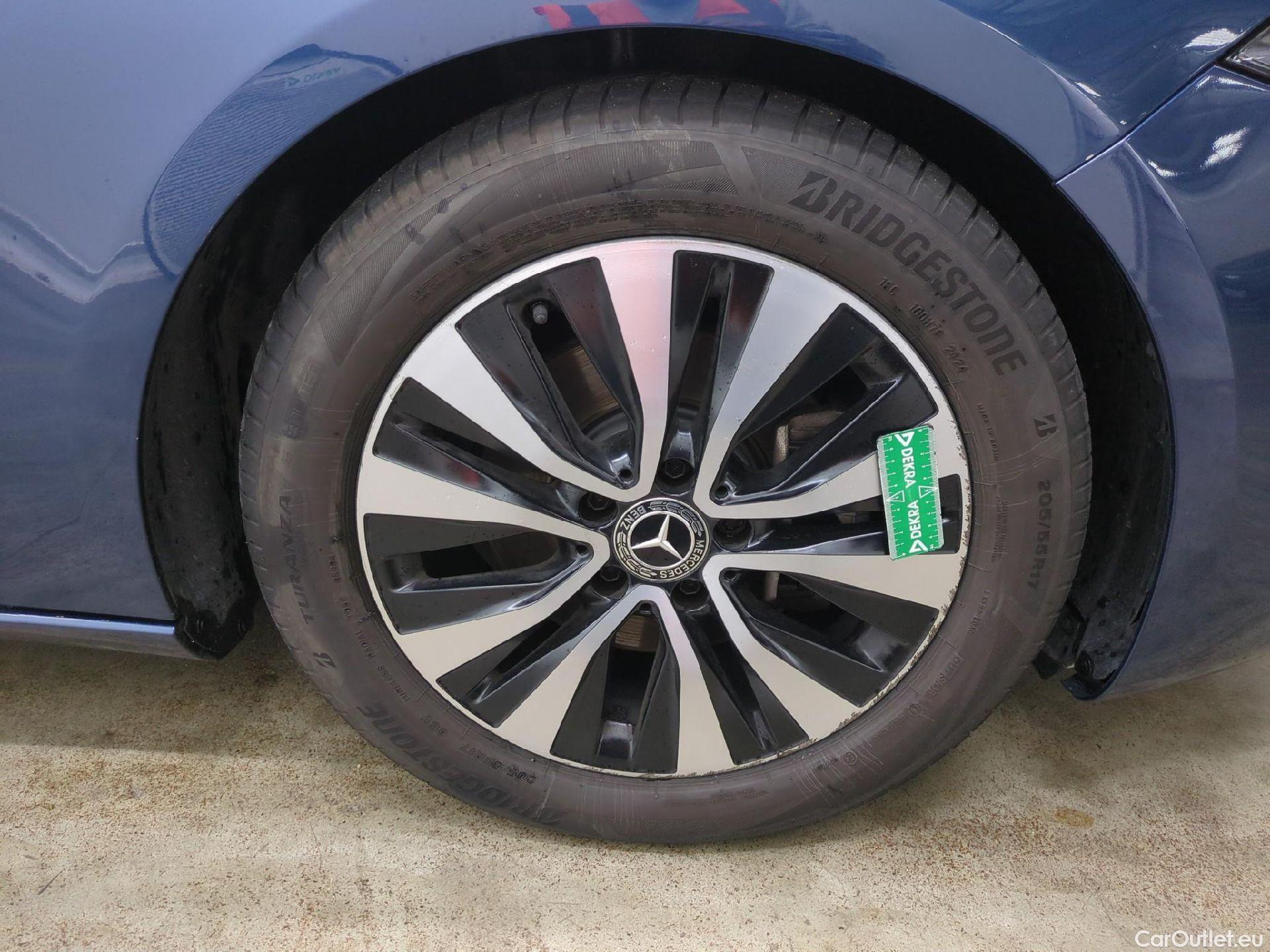  Mercedes  A-Klasse MERCEDES-BENZ Classe A Compact / 2018 / 5P / Berline A 180 d Business Line #16