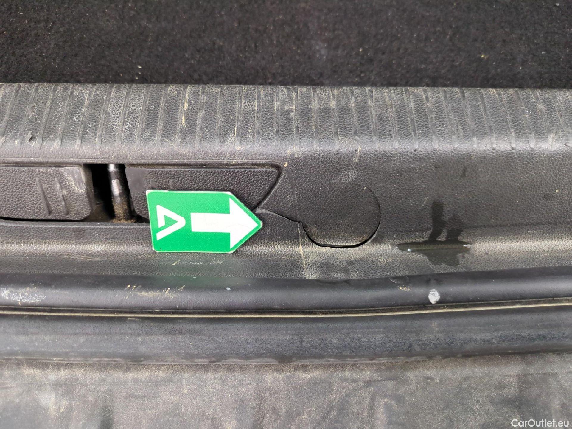  Opel   Grandland X Grandland X Elegance Business 1.5 130CV BVA8 E6d #16