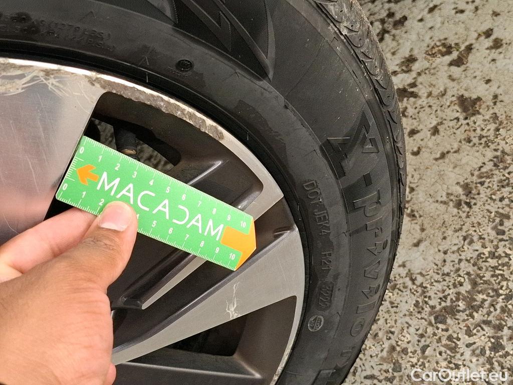  Peugeot  2008 PEUGEOT  5p Crossover BlueHDi 100 ¤6.c S&S ALLURE BUSINESS #23