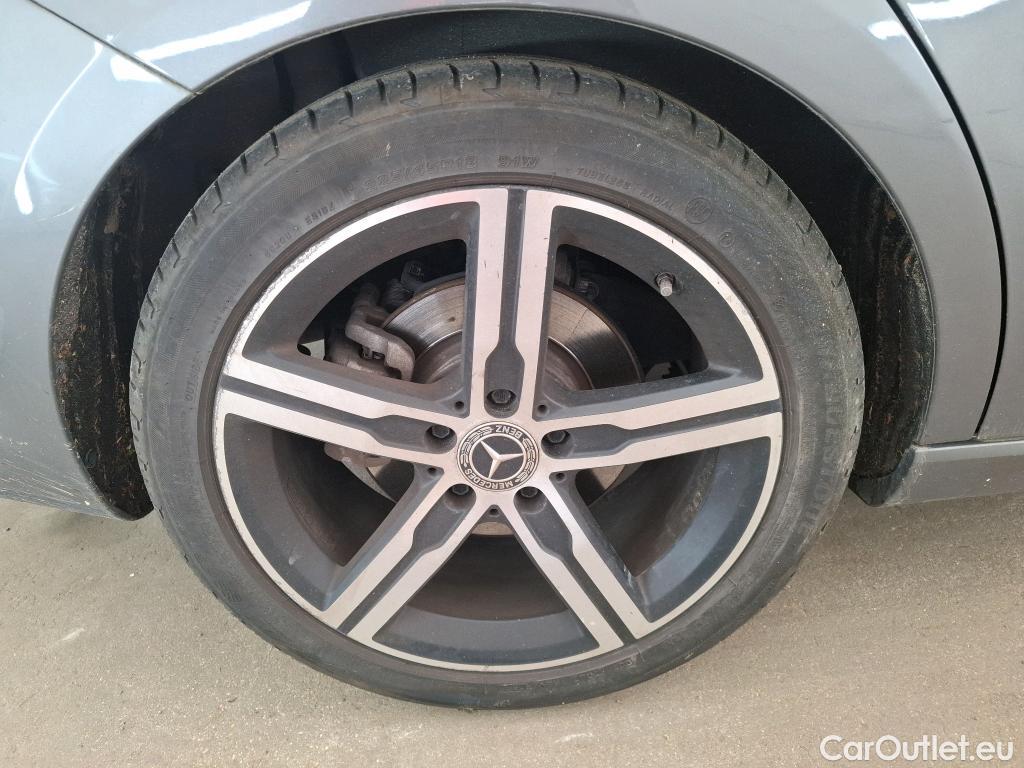  Mercedes  CLA-Klasse MERCEDES-BENZ CLA Shooting Brake / 2019 / 5P / Break CLA 200 d Business Line BA8 #52