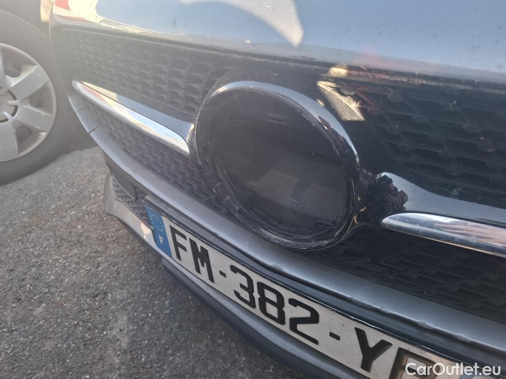  Mercedes  CLA-Klasse MERCEDES-BENZ CLA Shooting Brake / 2019 / 5P / Break CLA 200 d Business Line BA8 #44