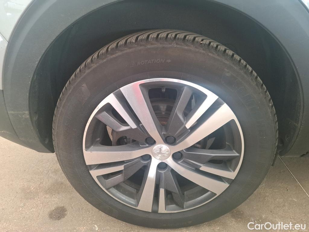  Peugeot  5008 PEUGEOT  / 2020 / 5P / SUV BlueHDi 130 S&S EAT8 Allure #17