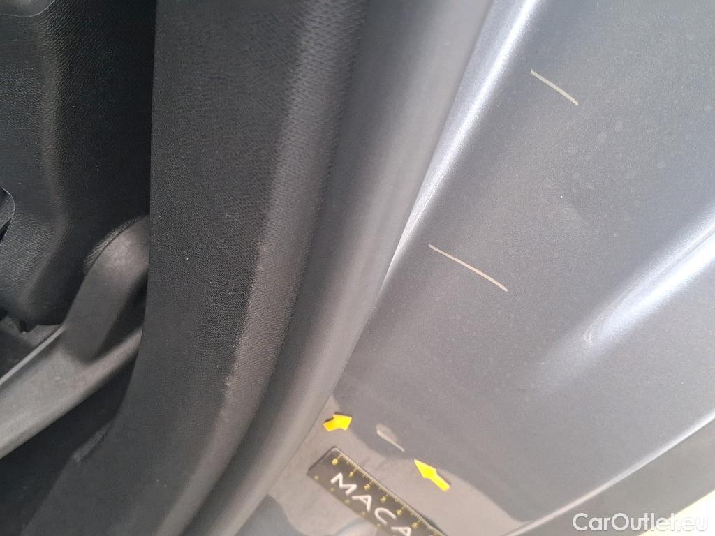  Peugeot  5008 PEUGEOT  / 2020 / 5P / SUV BlueHDi 130 S&S EAT8 Allure #2