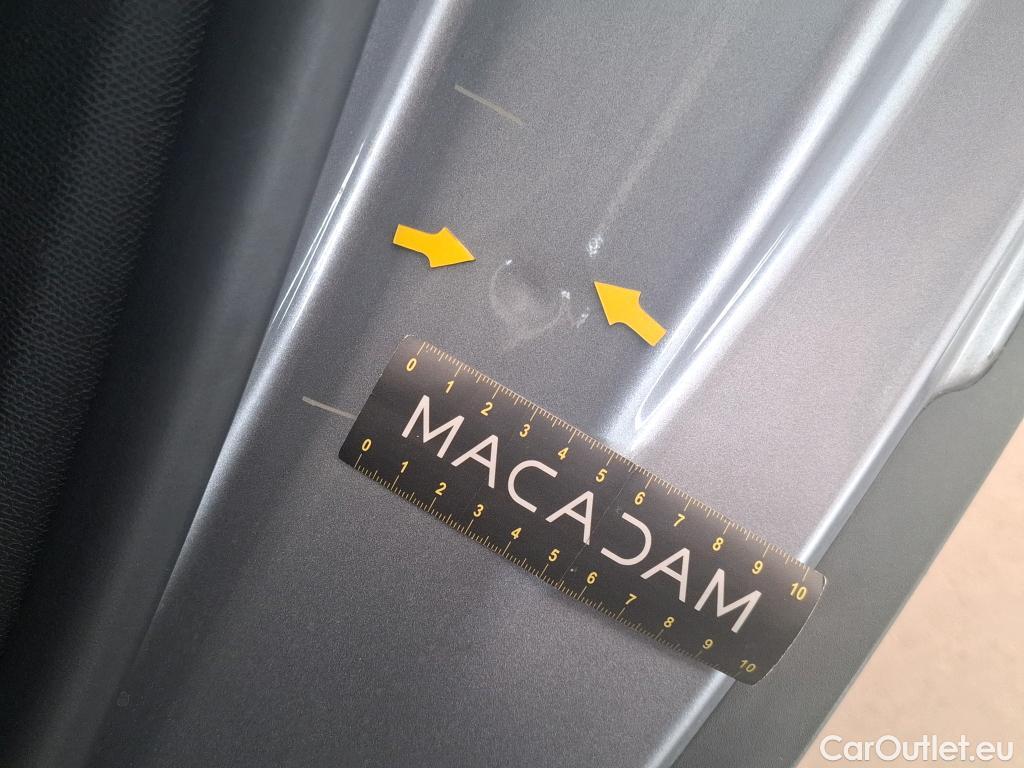  Peugeot  5008 PEUGEOT  / 2020 / 5P / SUV BlueHDi 130 S&S EAT8 Allure #4