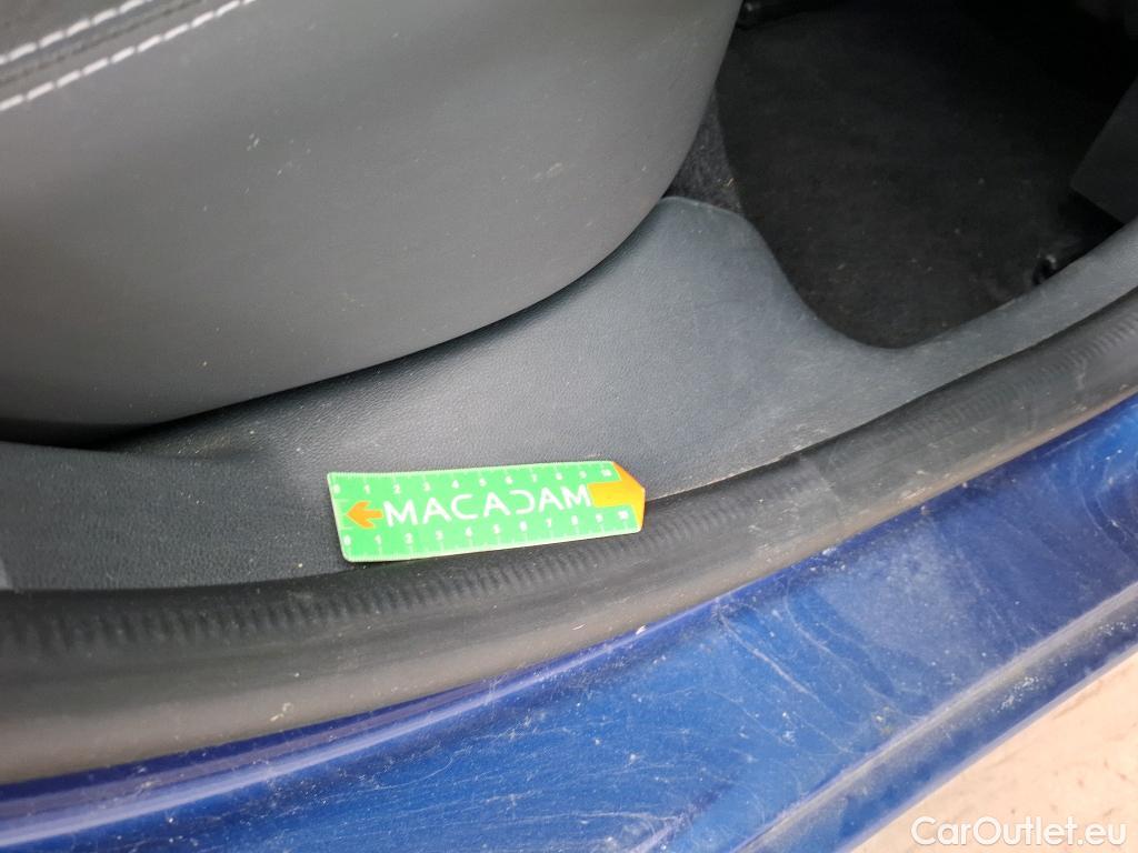  Renault  Clio  IV Business 1.5 dCi 90CV BVA6 E6 #38