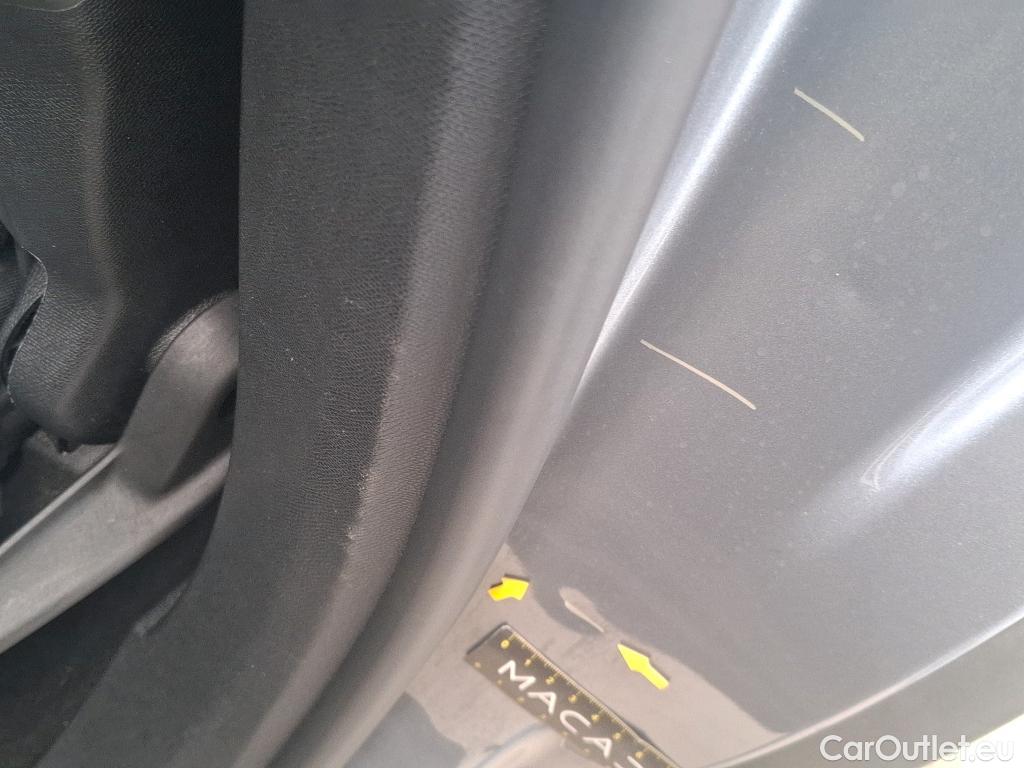  Peugeot  5008 PEUGEOT  / 2020 / 5P / SUV BlueHDi 130 S&S EAT8 Allure #3