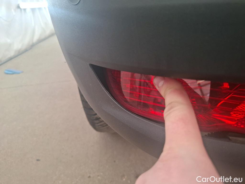  Peugeot  5008 PEUGEOT  / 2020 / 5P / SUV BlueHDi 130 S&S EAT8 Allure #31