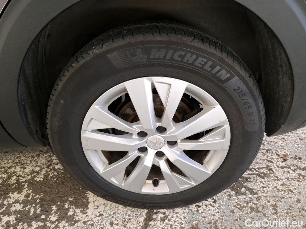  Peugeot  5008  Style 1.5 HDi 130CV BVM6 7 Sieges E6d #29