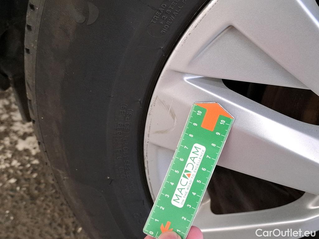  Peugeot  5008  Style 1.5 HDi 130CV BVM6 7 Sieges E6d #37