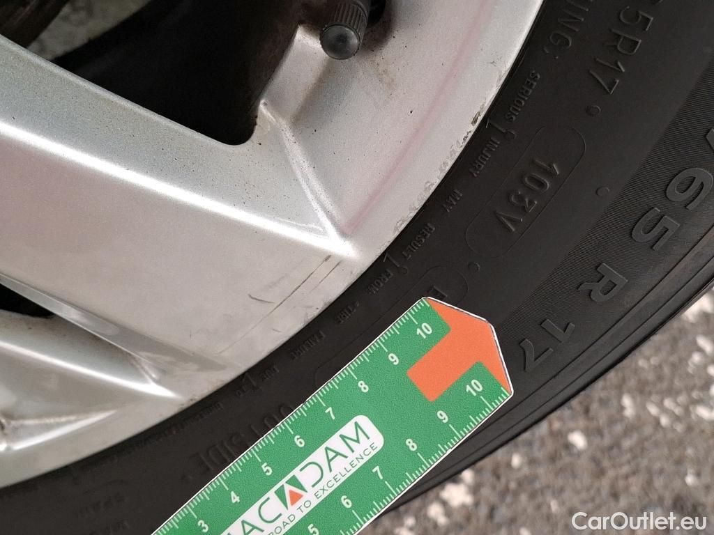  Peugeot  5008  Style 1.5 HDi 130CV BVM6 7 Sieges E6d #10