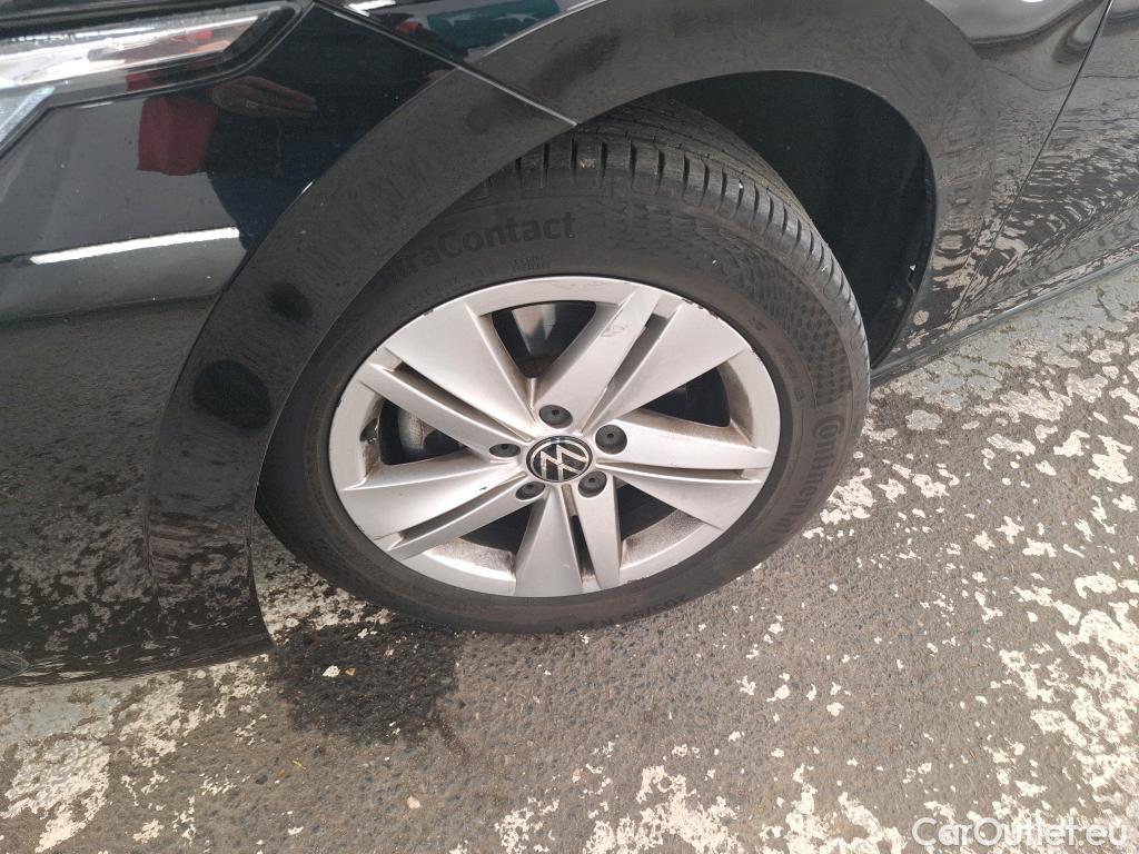  Volkswagen  Golf  VOLKSWAGEN / 2020 / 5P / Berline 1.5 ETSI OPF 130 DSG7 LIFE BUSINESS #32