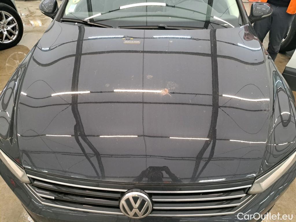  Volkswagen  Passat VOLKSWAGEN  4p Berline 2.0 TDI 150 DSG6 Confortline BUS BMT #22